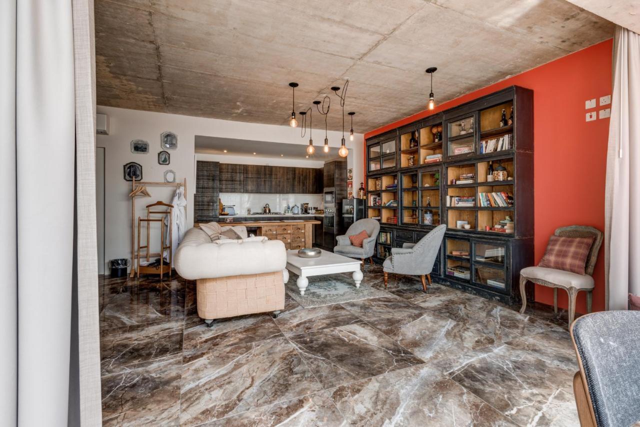 Talbot And Bons Deluxe Studio Flat Gudja Extérieur photo